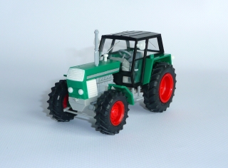 1:43 - traktor URSUS C-385 - zelený - stavebnice